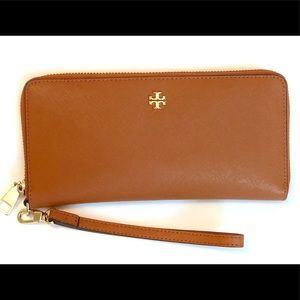 Tory Burch Emerson Zip Around Passport Wallet